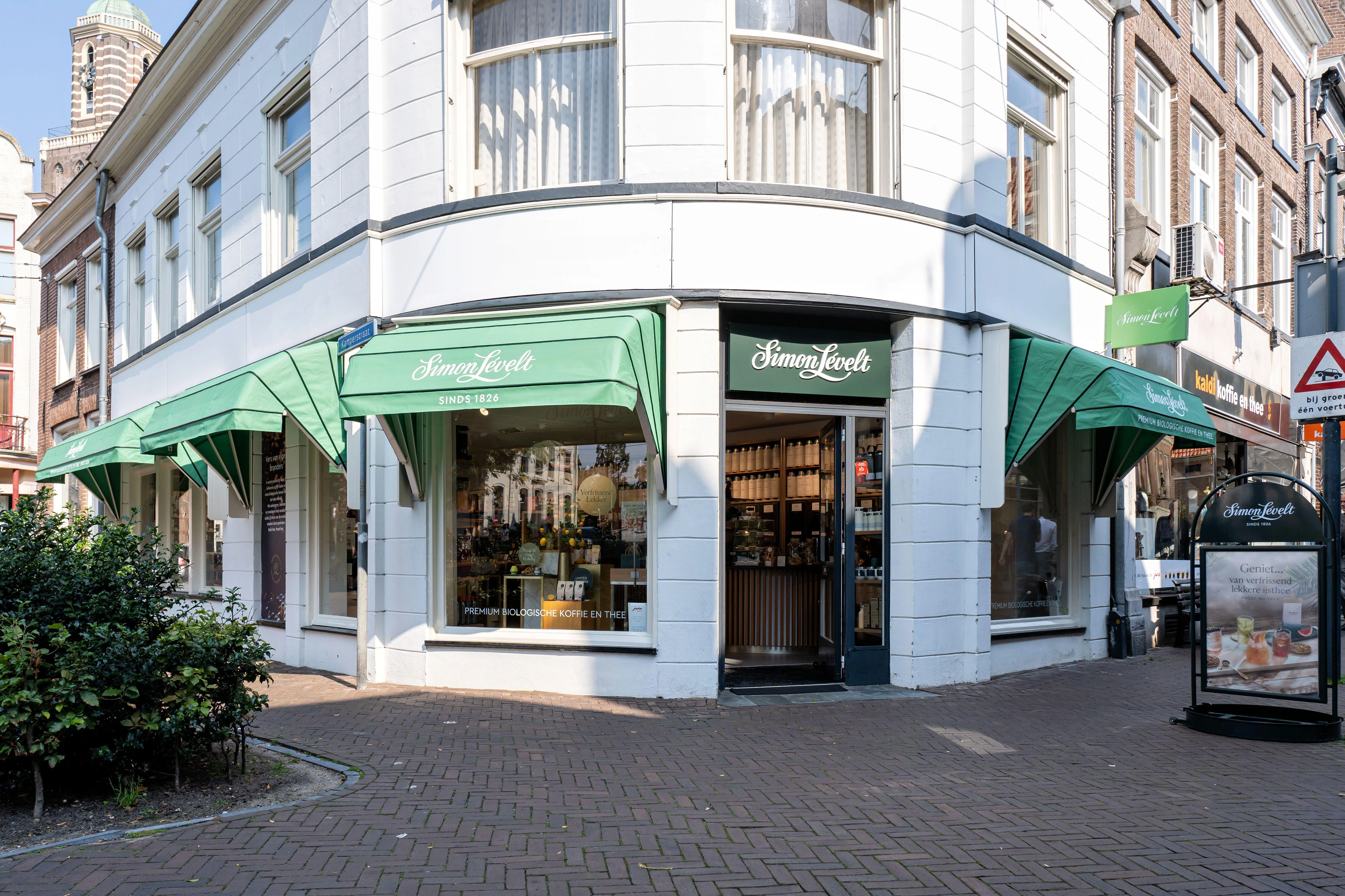 02A   Sector Retail Simon Levelt 250626  2